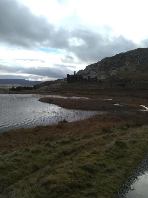 Daisys Cottage. Blaenau Ffestiniog. エクステリア 写真