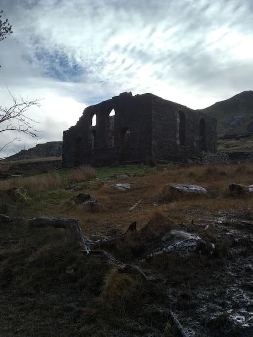 Daisys Cottage. Blaenau Ffestiniog. エクステリア 写真